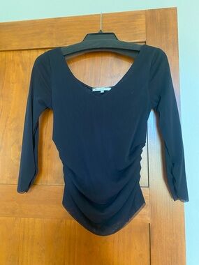 Women’s Black Scoop Neck Ruched Long Sleeve Top